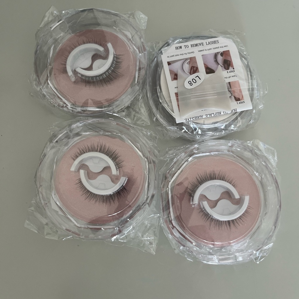Fake eyelashes self adhesive